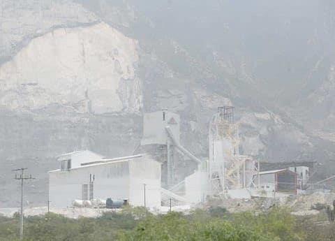 Revoca Samuel construcción de casas cerca de pedreras