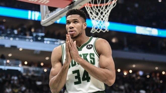 Brilla Antetoukounmpo en triunfo de Milwauke