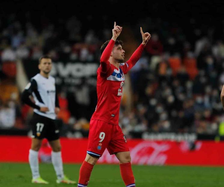 Vence Espanyol a Valencia en cierre del 2021