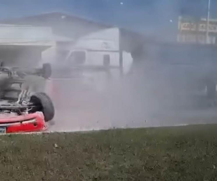 Deja volcadura dos lesionados