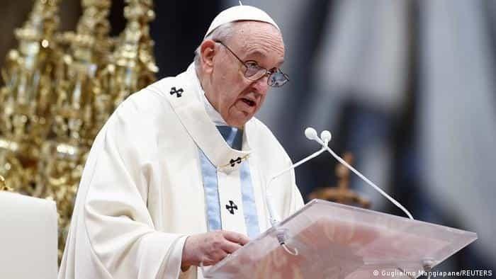 Papa Francisco pide acabar con violencia contra las mujeres