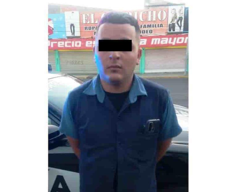 Arrestan a hombre con moto robada