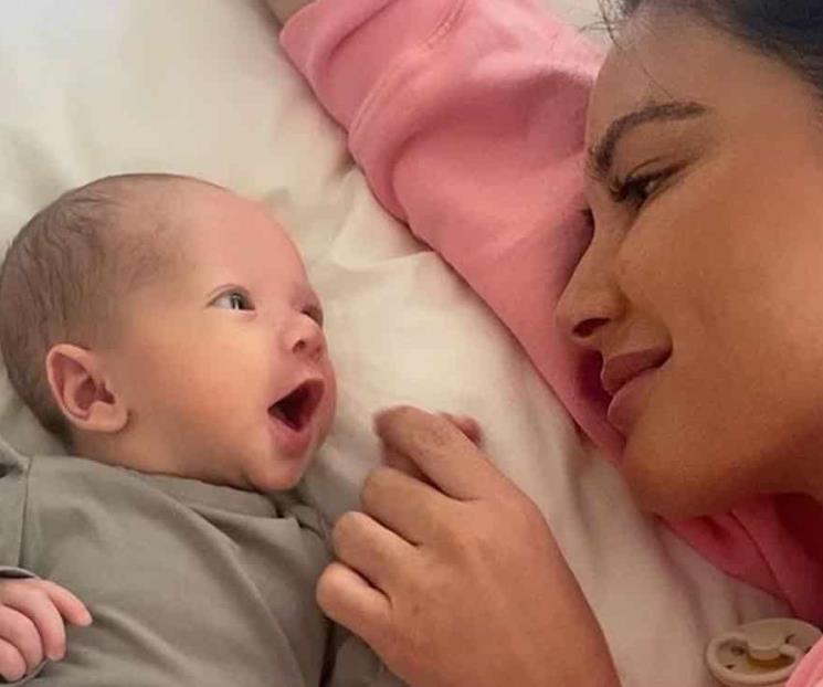Olivia Munn presume a su bebé en redes sociales