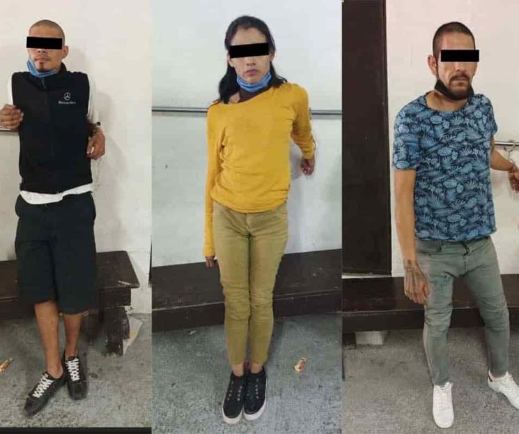 Arrestan a 3 con vehículo con reporte de robo Arrestan a 3 con vehículo con reporte de robo