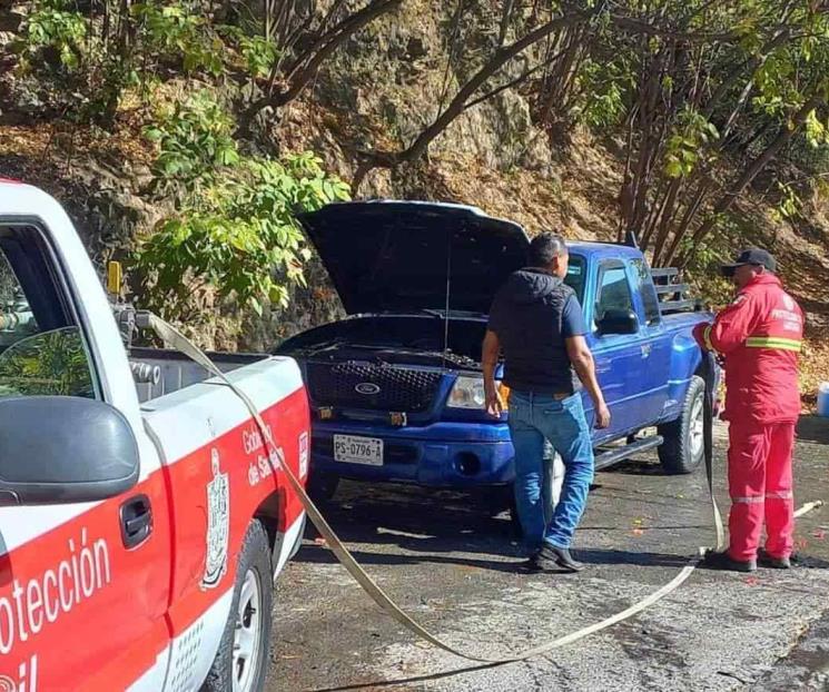 Se incendia camioneta en Santiago
