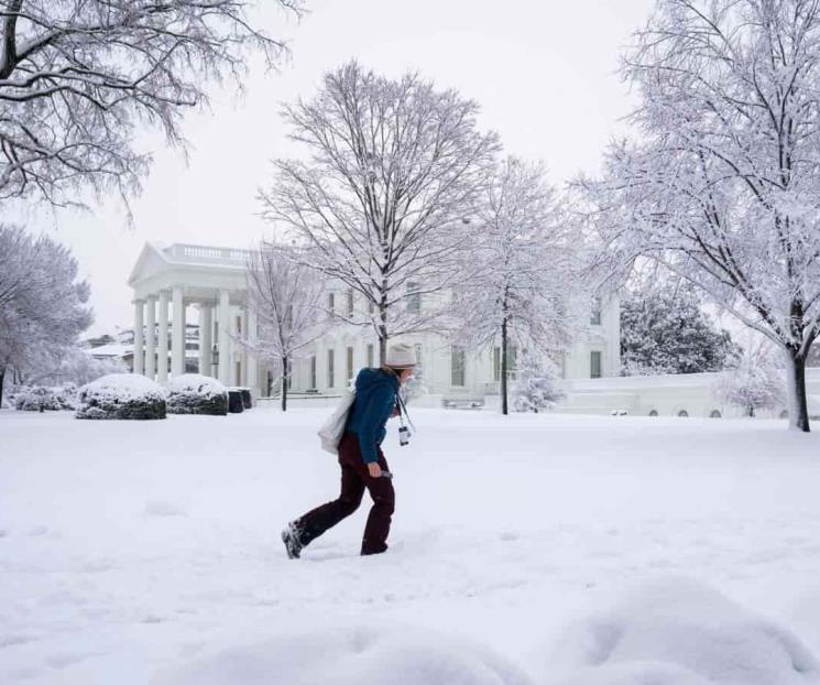 Paraliza tormenta invernal Washington