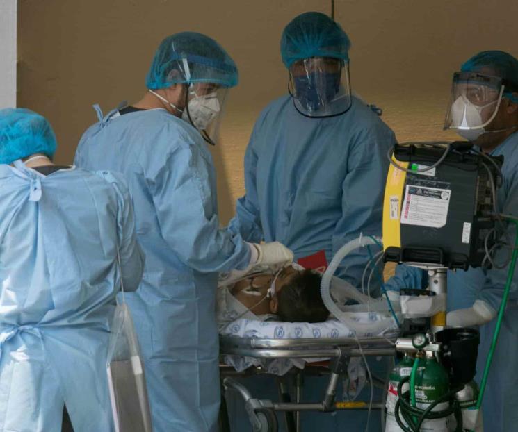 Frustra a médicos y enfermeras repunte de Covid