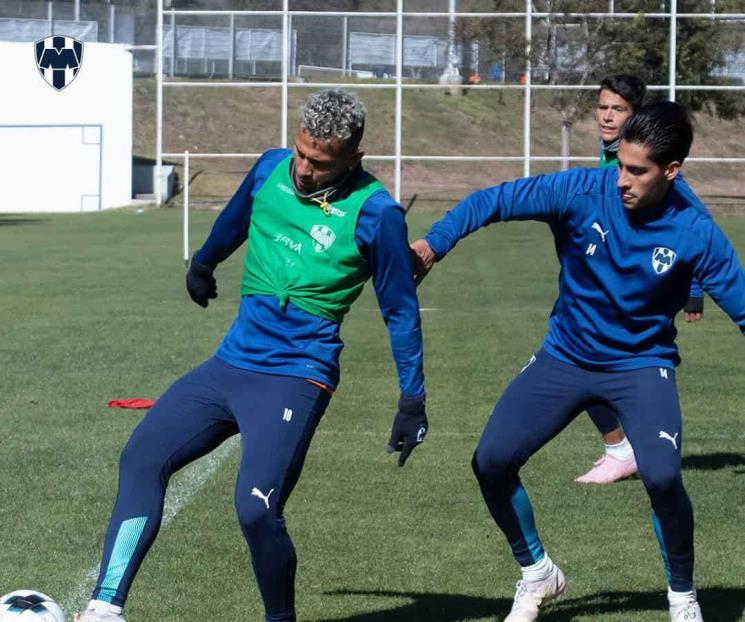 Ensaya Javier Aguirre el primer once del año