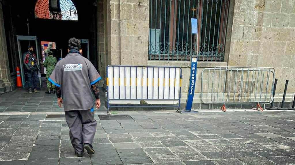 Subcontratan a empresa para limpiar Palacio