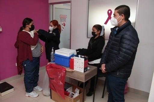 Inician vacunación contra la influenza para embarazadas