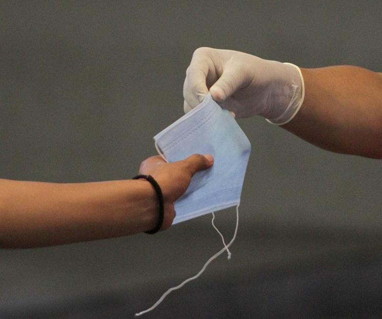Recomiendan no usar cubrebocas de tela ante ómicron