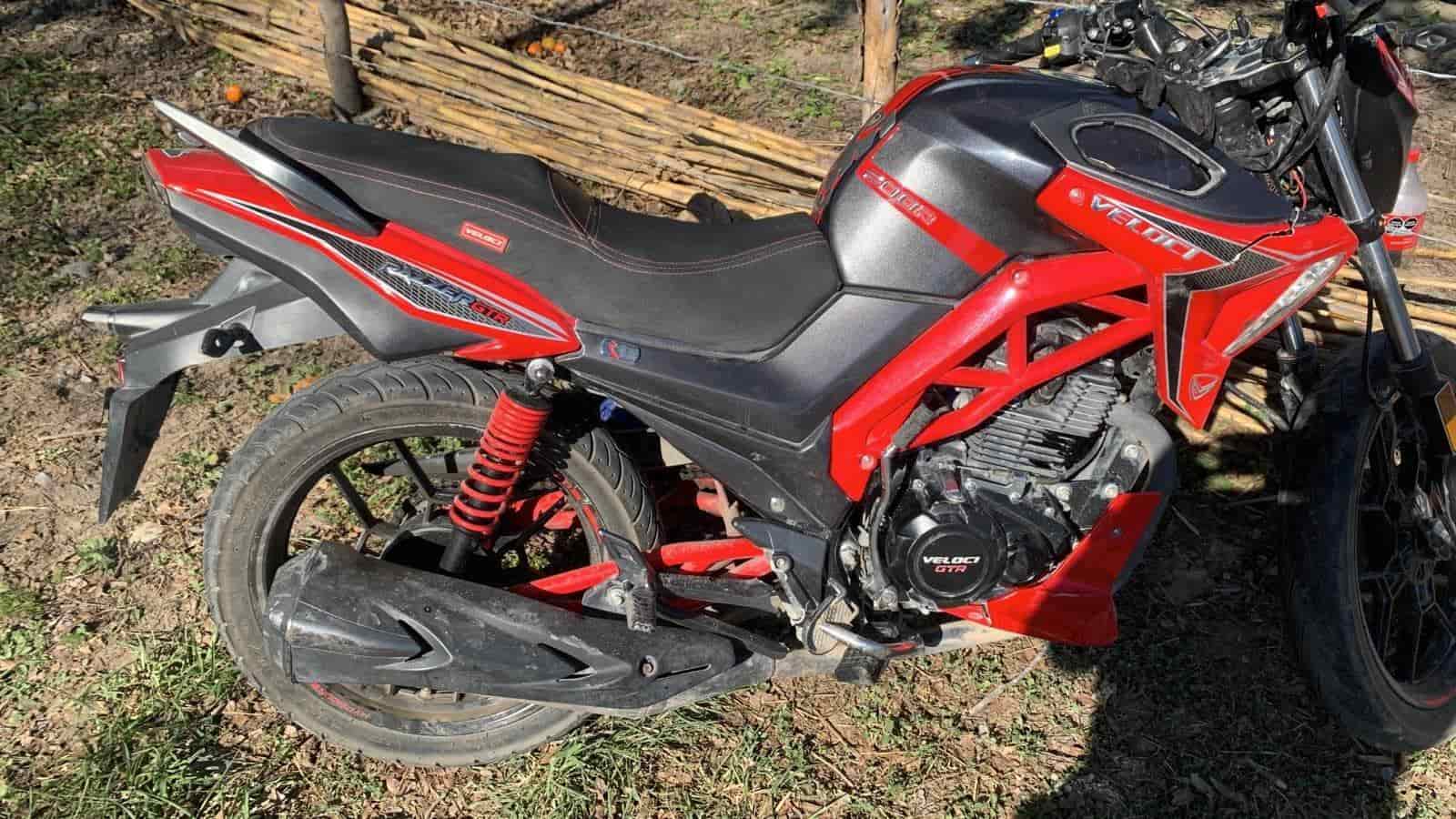 Un jovencito terminó con lesiones de consideración, después de perder el control de su motocicleta