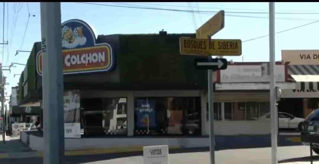 Roban par de negocios en San Pedro
