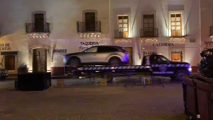 Dejan 10 cuerpos frente a Palacio de Zacatecas