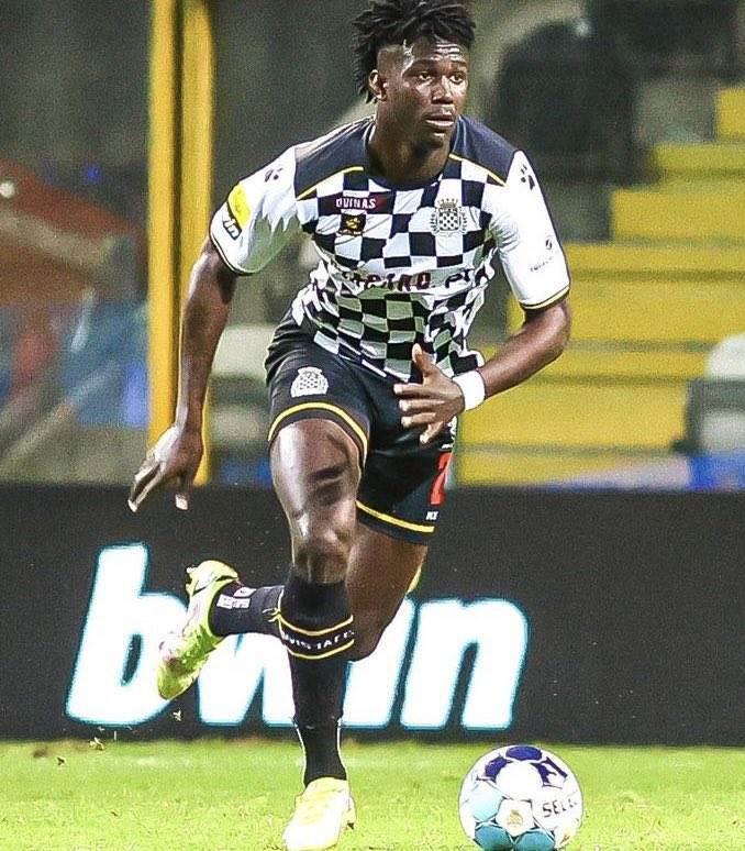 Tendría Tigres, en la mira, a defensor ecuatoriano