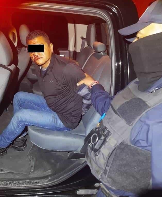 Arrestan a cuatro que pelean por comida
