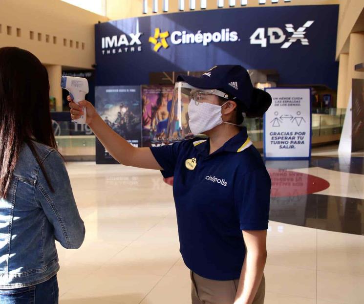 Crecen 130% los ingresos de cines al cierre de 2021