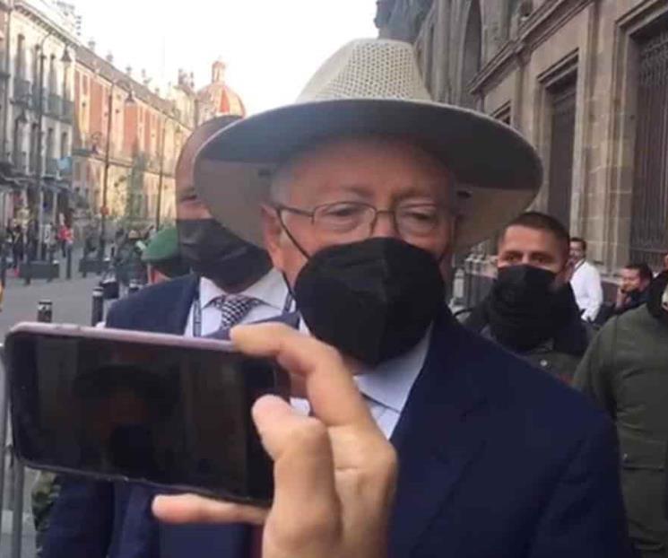 México y EU trabajan hombro a hombro, dice Ken Salazar