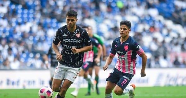 Va Rayados a cancha en la que batalla para ganar