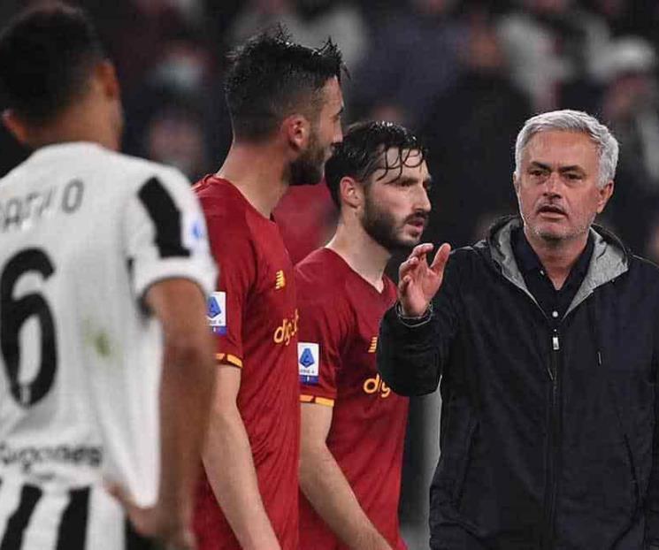 Asegura Mou que su Roma tiene jugadores con miedo
