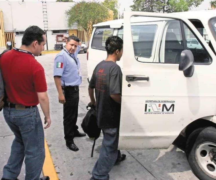 Segob entrega 73 visas humanitarias a migrantes accidentados