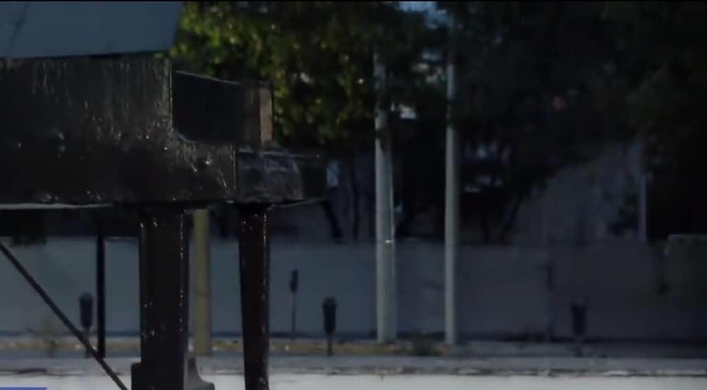 Roban estatua de Agustín Lara Roban estatua de Agustín Lara