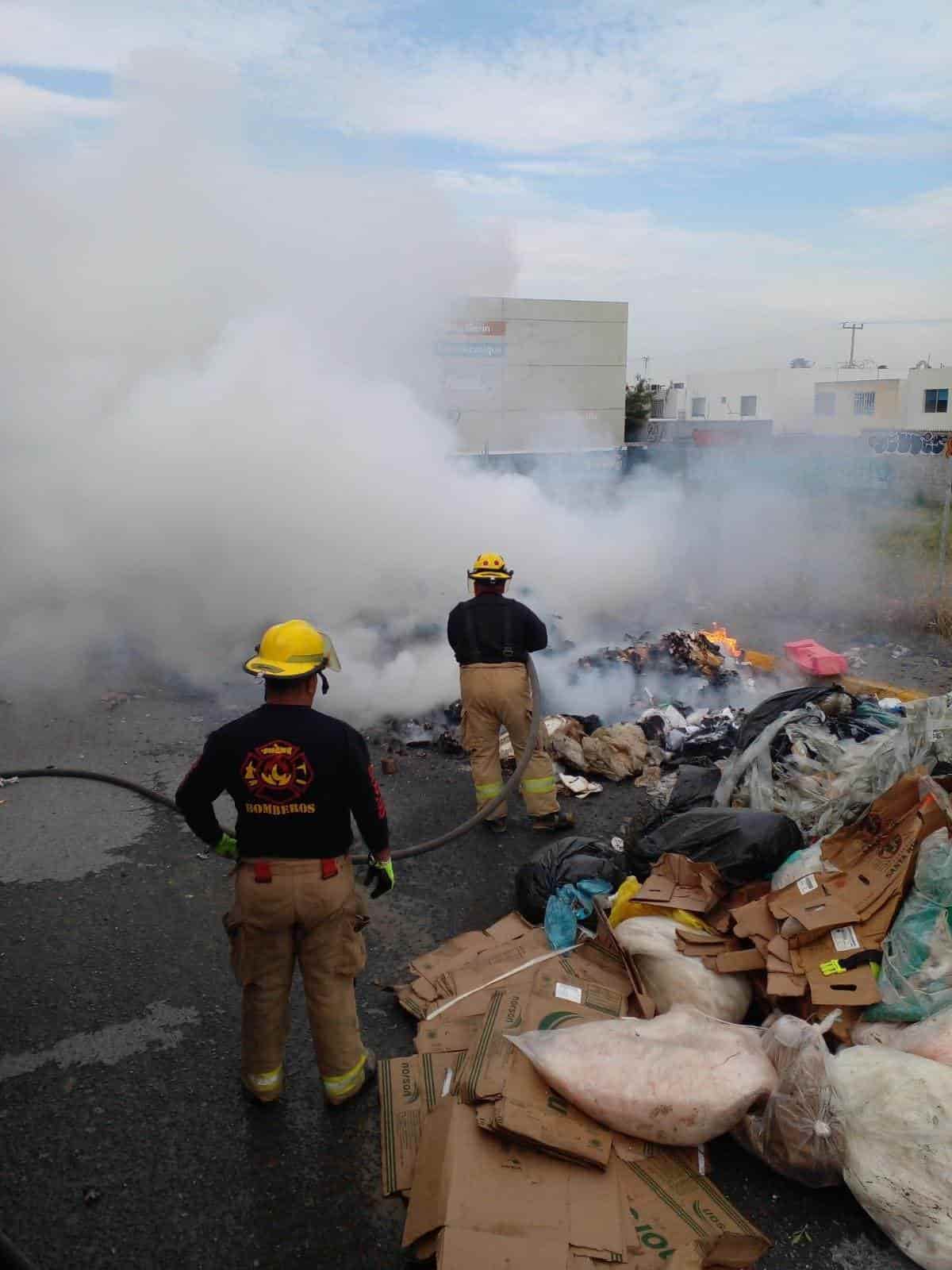 Un empleado de una empresa recolectora de basura, evito que su unidad terminara destruida
