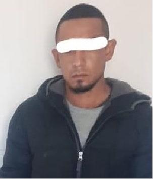 Detienen a 2 ladrones de accesorios de autos en Linares Detienen a 2 ladrones de accesorios de autos en Linares