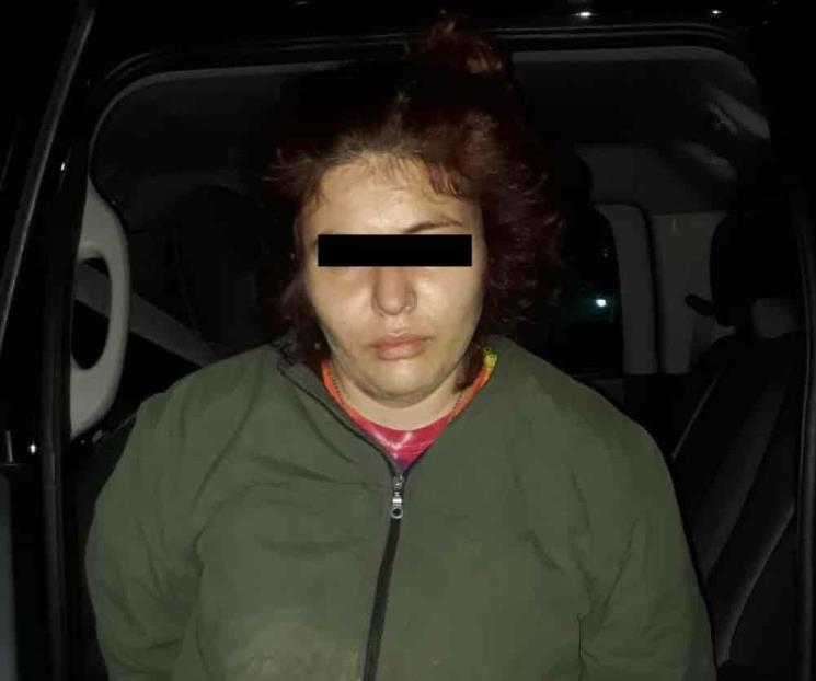 Detienen a mujer por robo