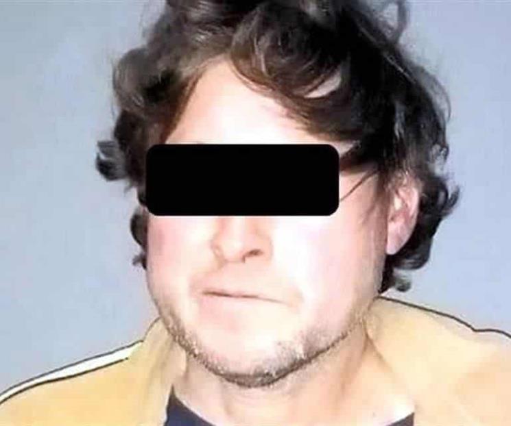 Encañona a su hermana con pistola