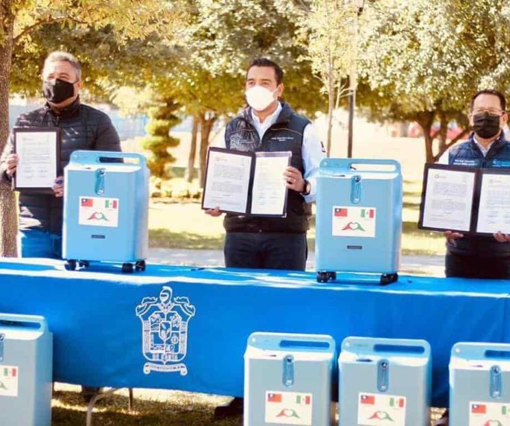 Donan diputados federales a SC aparatos de respiración