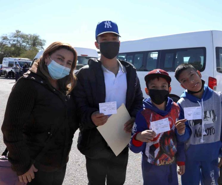 Vacunan a familias de policías de San Nicolás