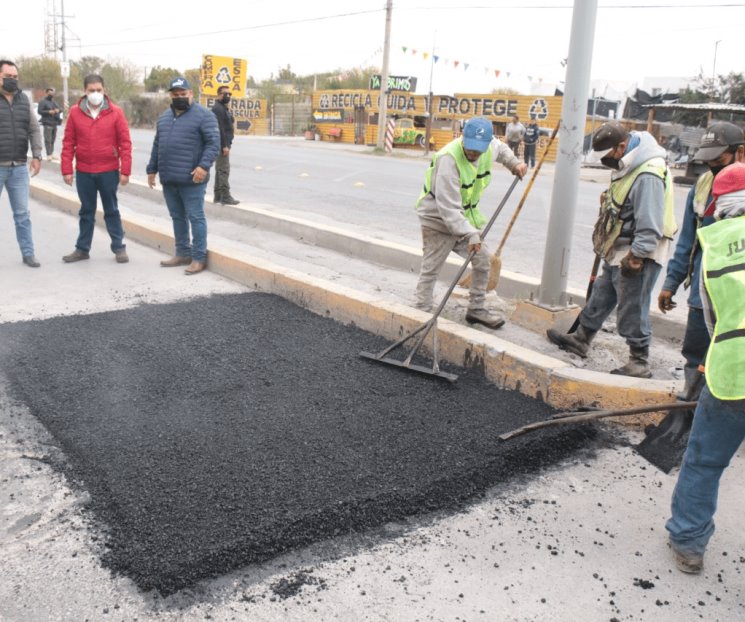 Supervisa Paco Treviño trabajos de bacheo Supervisa Paco Treviño trabajos de bacheo