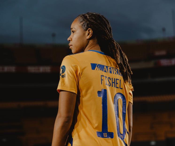 Oficializan felinas llegada de Mia Fishel