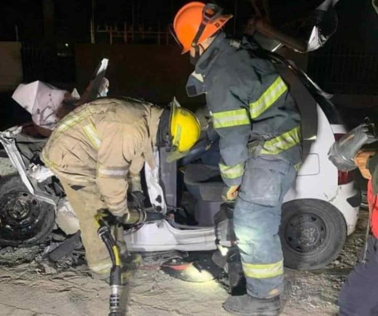 Mueren 2 personas en choque en Juárez NL