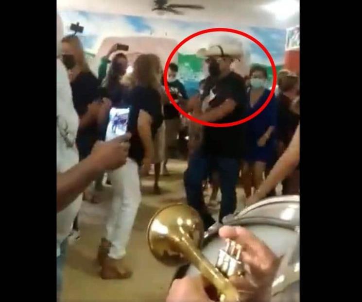 Con banda y cubrebocas: celebra Salgado Macedonio cumpleaños