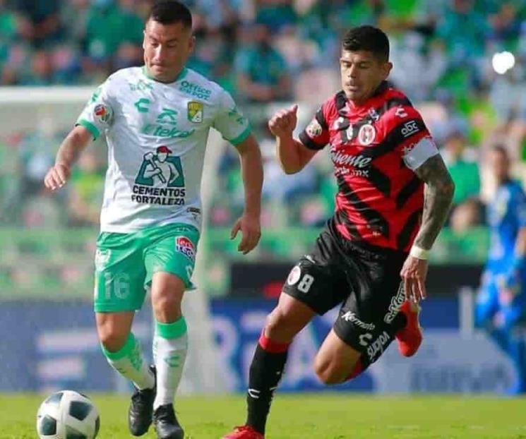 Debuta León ante Xolos