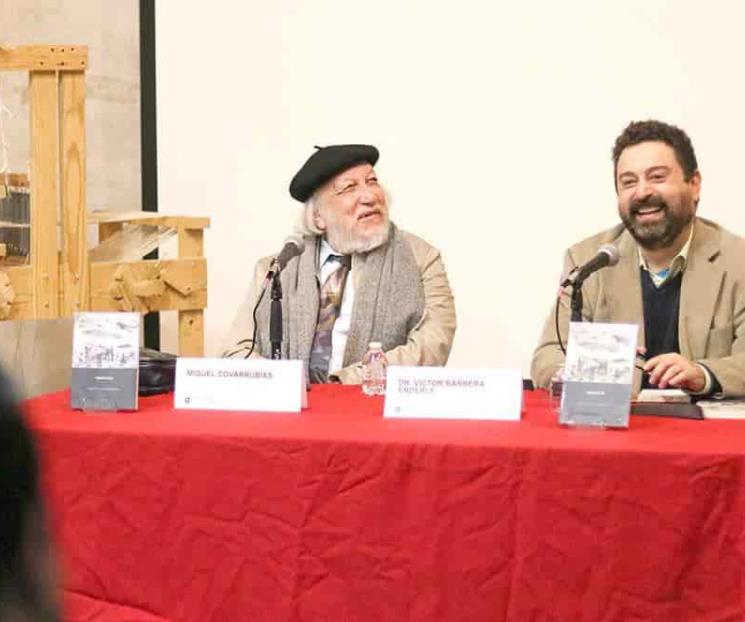 Reúne Covarrubias sus ensayos en libro