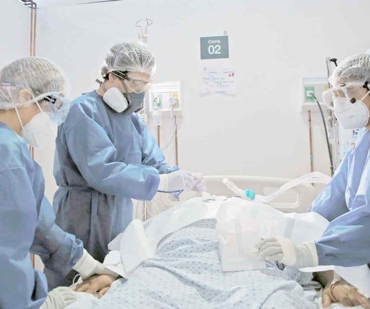 Pide Samuel a trabajadores de salud “el último apretón