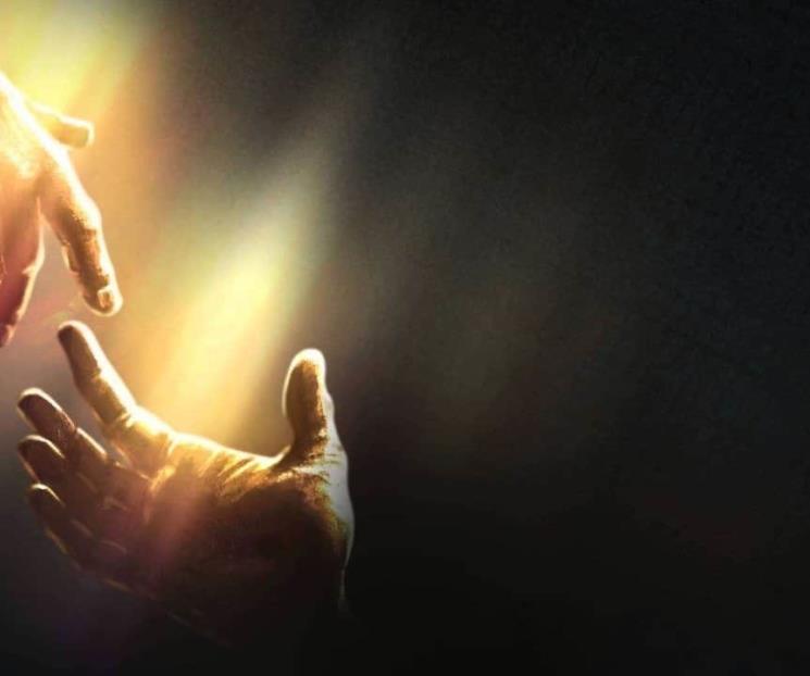 Dios sostiene el lápiz