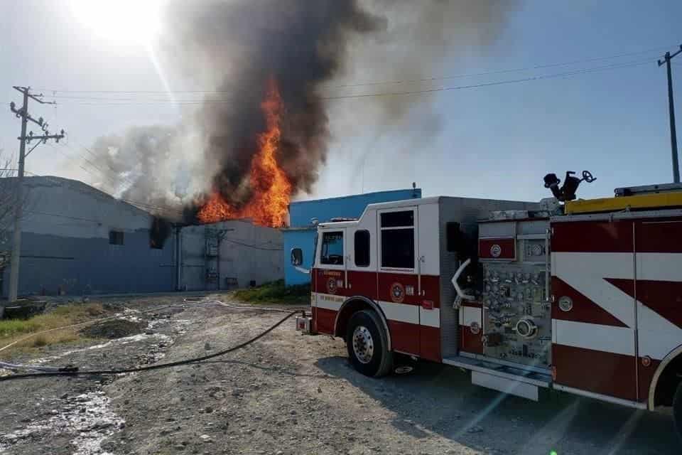 Reportaron el incendio de una bodega de tarimas