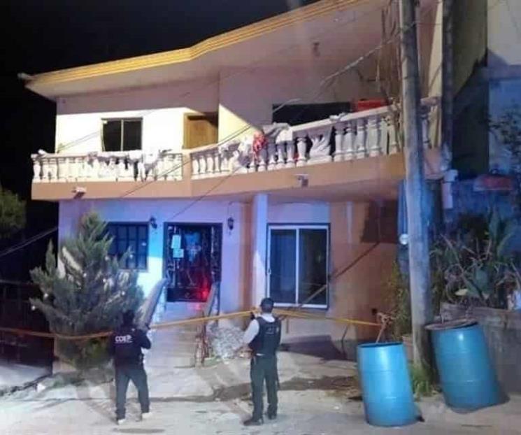 Decomisan droga, dinero y auto durante cateos