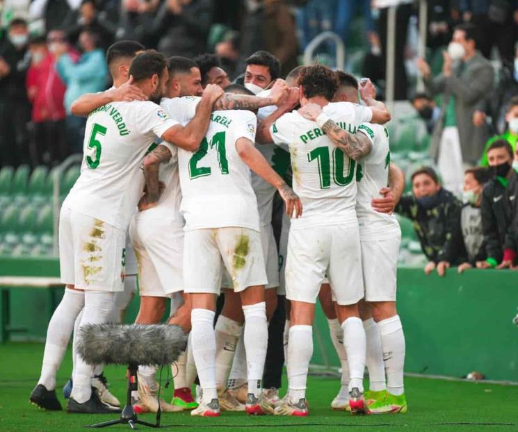 Vence Elche a Villarreal en único duelo de Liga de España