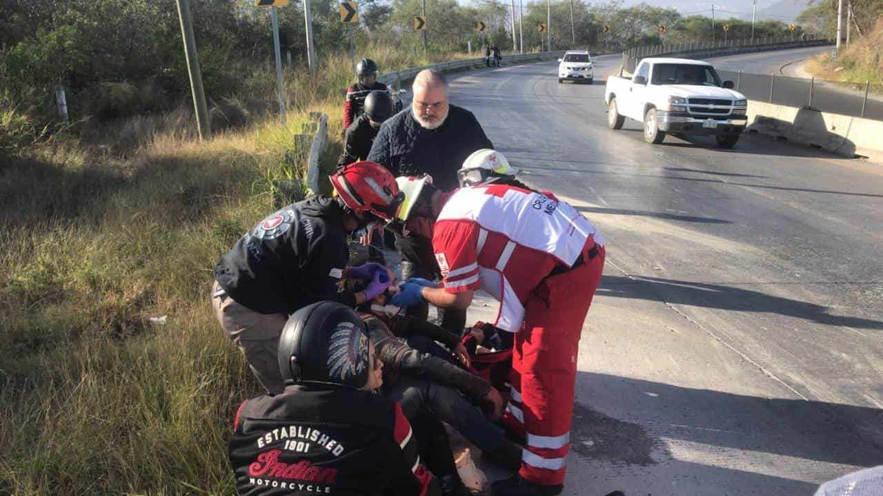 Terminaron con diversas lesiones, al derrapar sus maquina