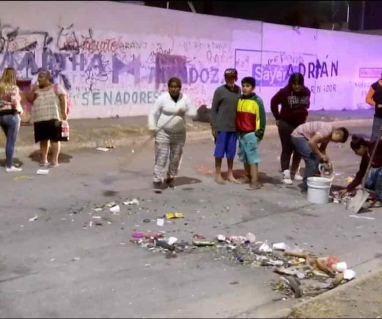 Conductor embiste puesto de mercado rodante en Escobedo