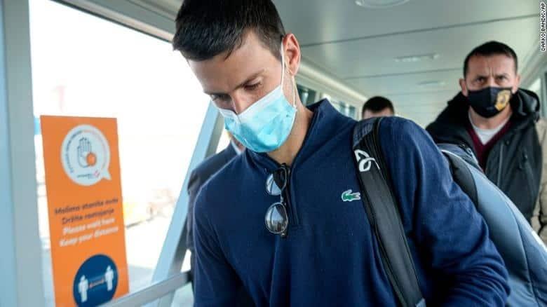 Arman riña en Abierto de Australia por no  usar cubrebocas