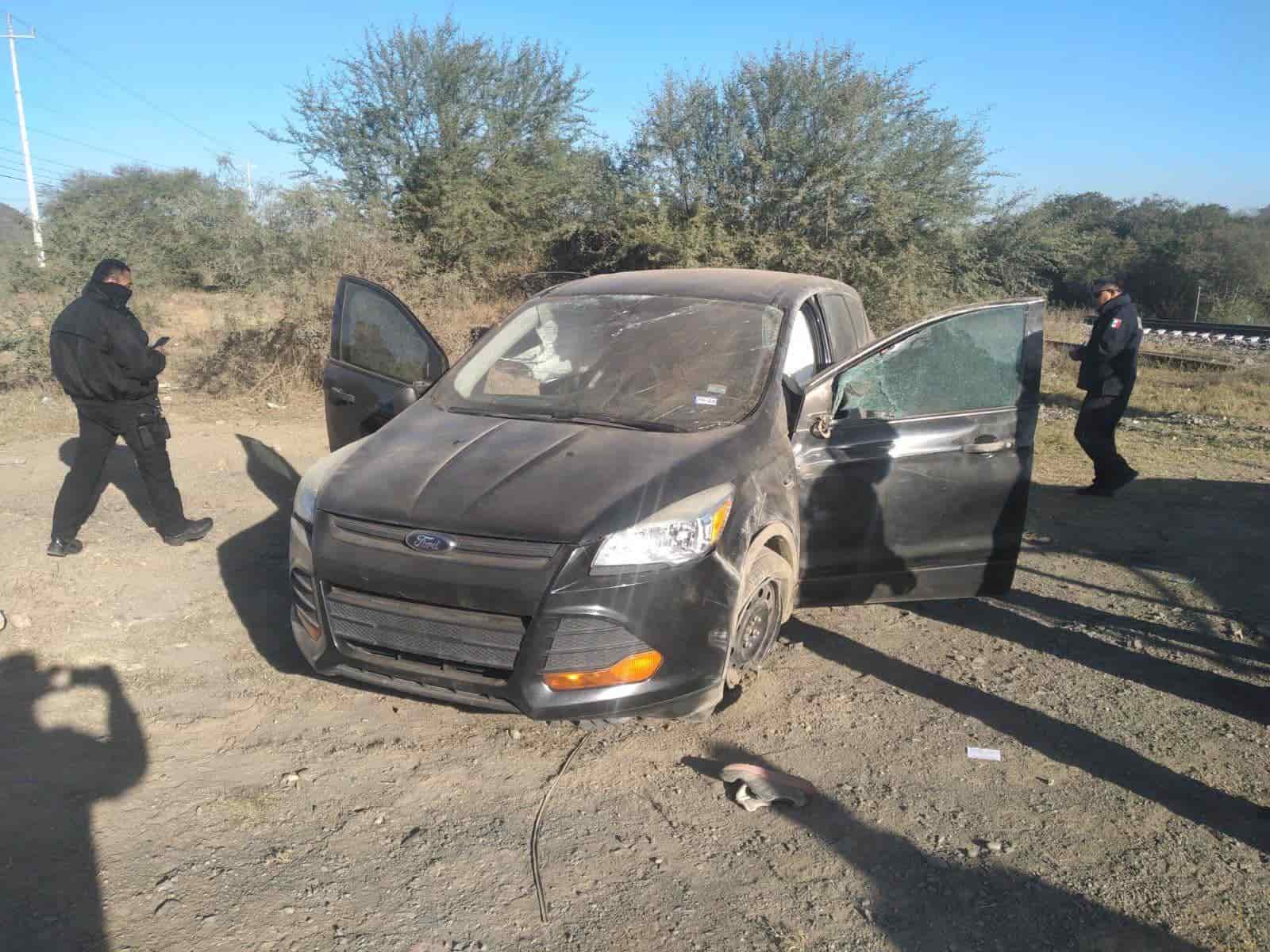 Tres personas con lesiones leves en su cuerpo, fue el saldo que dejó la volcadura
