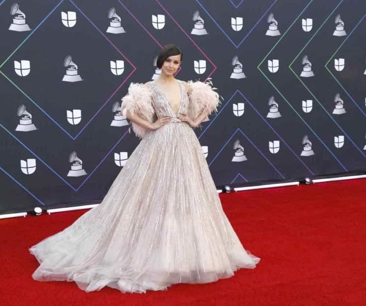 Anuncian Beca Sofia Carson