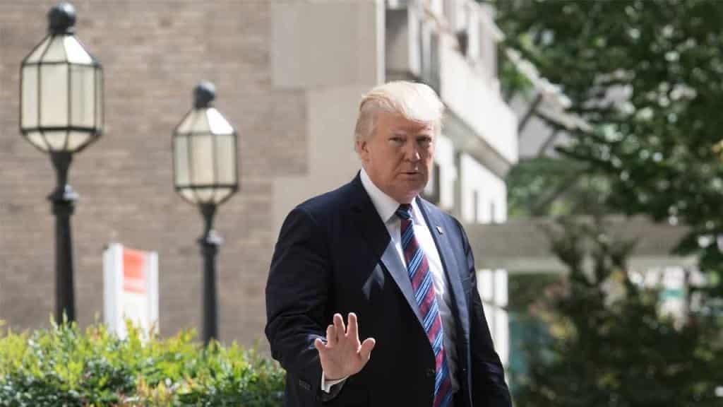 Firma de Trump desinformó a bancos y al fisco