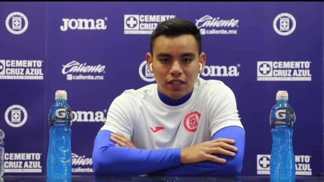 Feliz Charly Rodríguez en Cruz Azul
